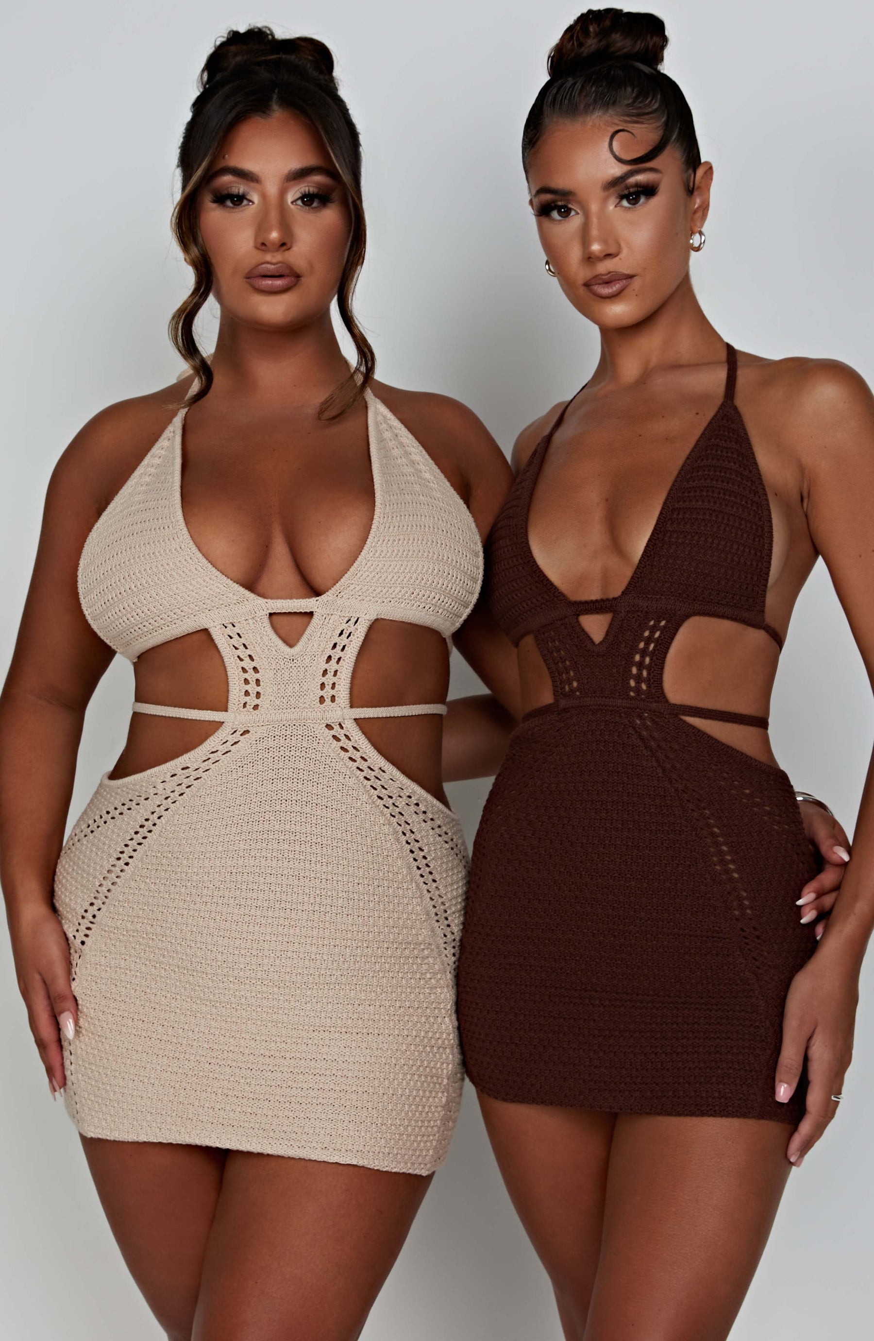 Vestido Curto Crochê Bege Premium Modern Arabella - OÁSIS