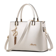 Bolsa Feminina em Couro Genuíno - Versatile